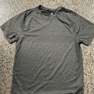 - Champion power core t-shirt medium